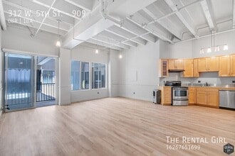 Building Photo - 312 W 5th St