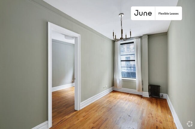 Building Photo - 15 W 107th