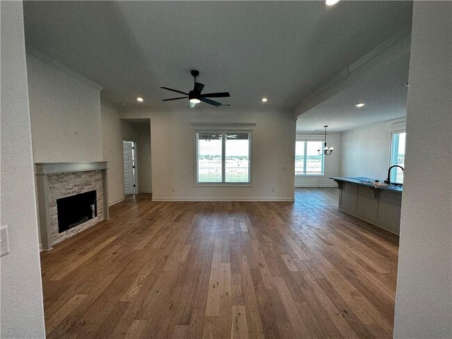 Foto del edificio - 2401 Abbott Ln