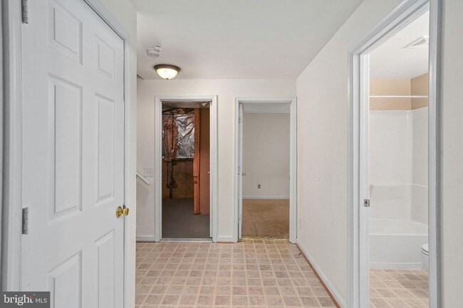 Building Photo - 306 Batley Ct