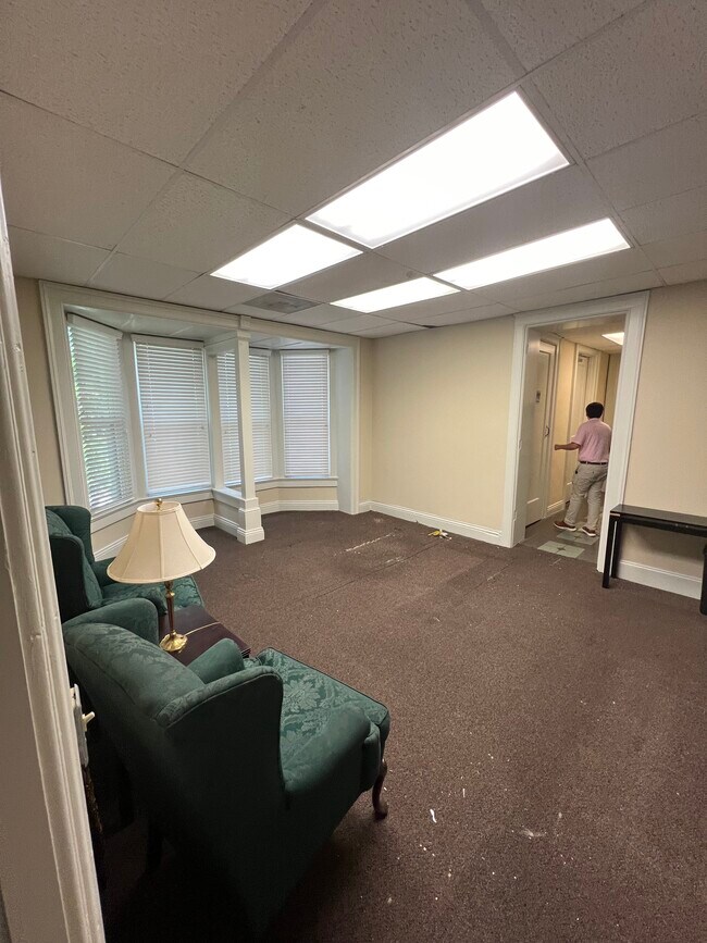 Reception/Shared media room - 417 Georgia Ave