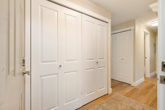 Foto del edificio - 755 5th Ave NW