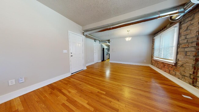 Foto del interior - 6020 Rockhill Rd