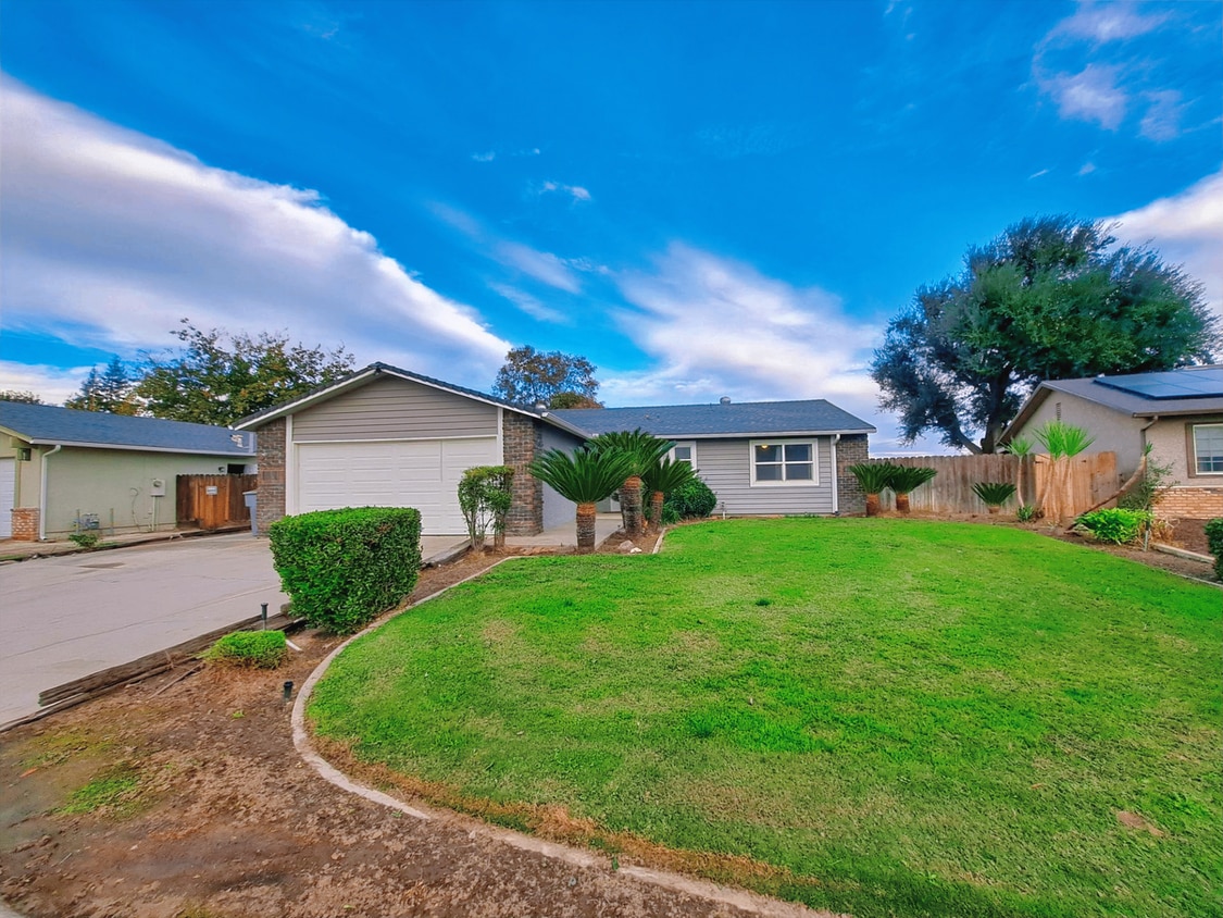 Primary Photo - Single-Level Clovis Home with 3 Bedrooms, ...