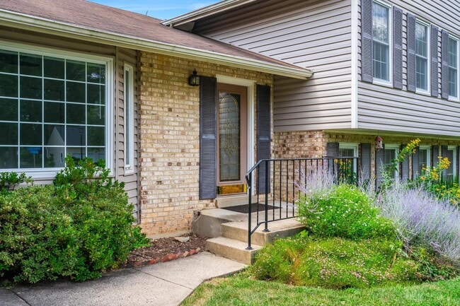 Building Photo - 8722 Litwalton Ct