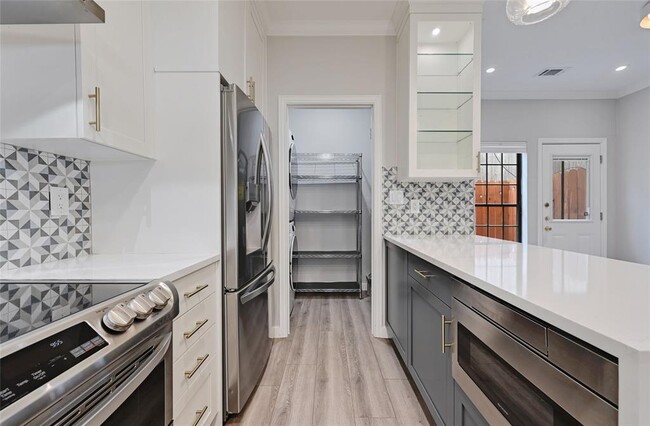 Foto del edificio - 1307 Kinney Ave