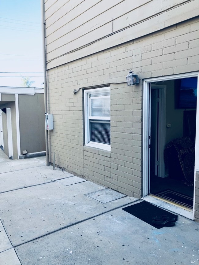 Building Photo - 1445 N El Camino Real