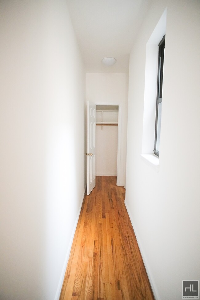 Building Photo - Studio in Hamilton Heights