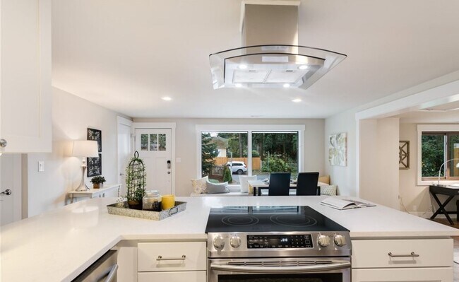 Building Photo - Spacious 3-Bedroom Home in Shoreline
