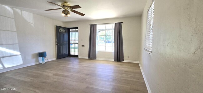 Foto del edificio - 154 N Hibbert