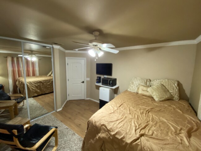 Foto del edificio - 496 Nicolas Rd