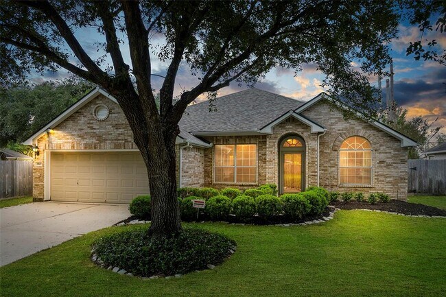 Building Photo - 7507 Clairson Ln