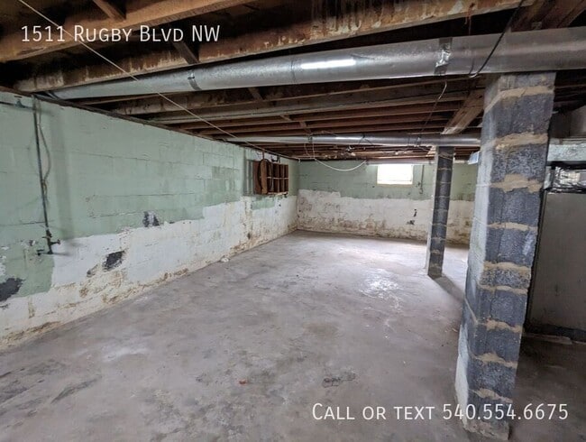 Building Photo - 1511 Rugby Blvd NW