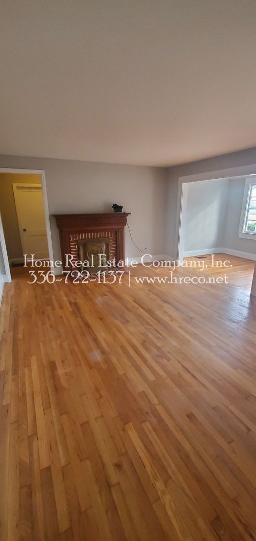 Building Photo - 2047 W Clemmonsville Rd