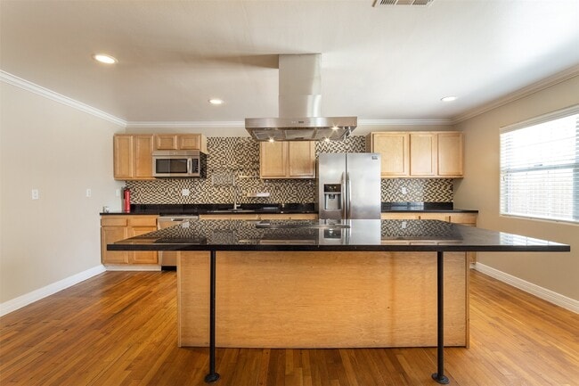 Building Photo - 2098 Harland Dr