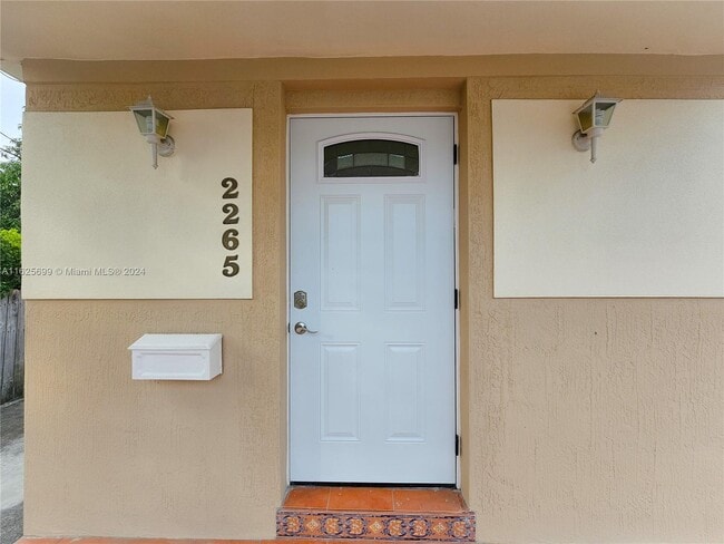 Foto del edificio - 2265 SW 15th St