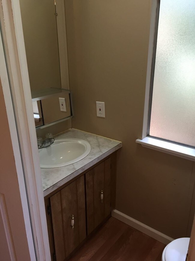 Building Photo - 2 br, 1.5 bath House - 776 College Hill
