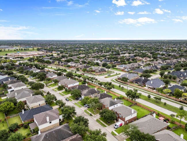 Foto del edificio - 2610 Cypress Springs Dr