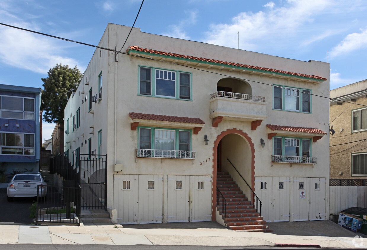 Building Photo - 2117 Front St