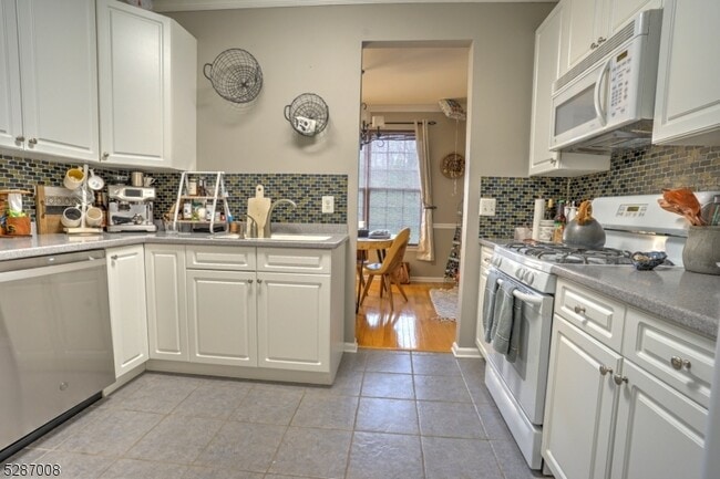 Building Photo - 43 Conover Terrace