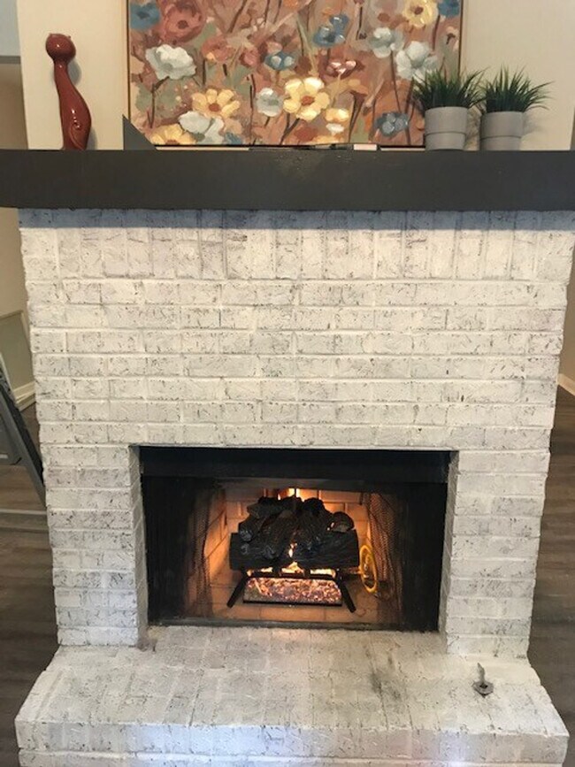 Foto del edificio - 1565 Pinebreeze Dr