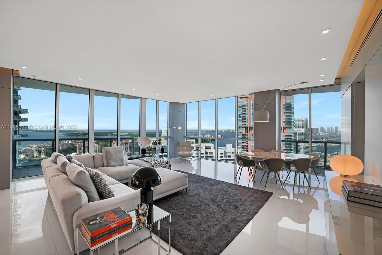 Foto principal - 50 South Pointe Dr