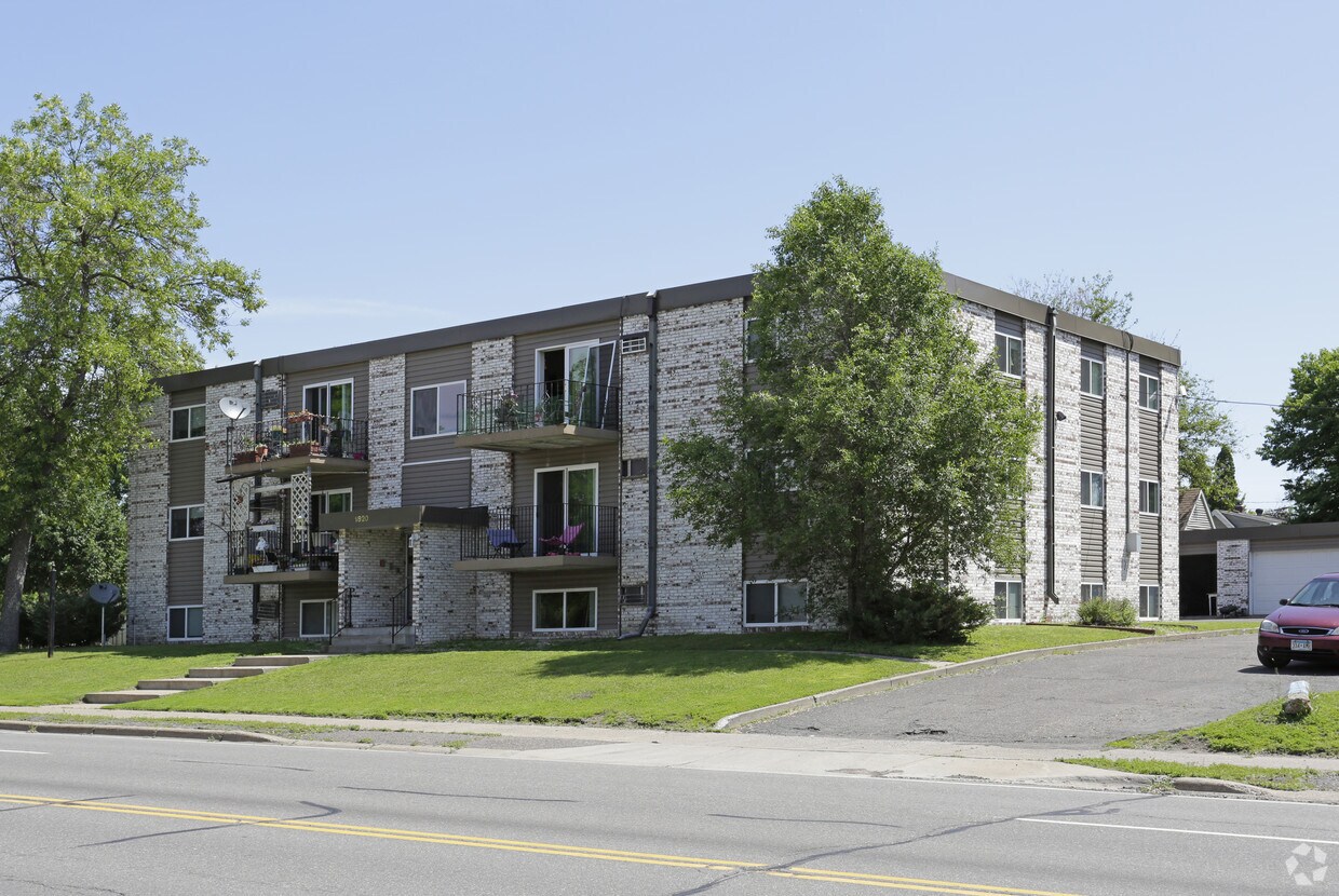 Primary Photo - 1820 5th Ave