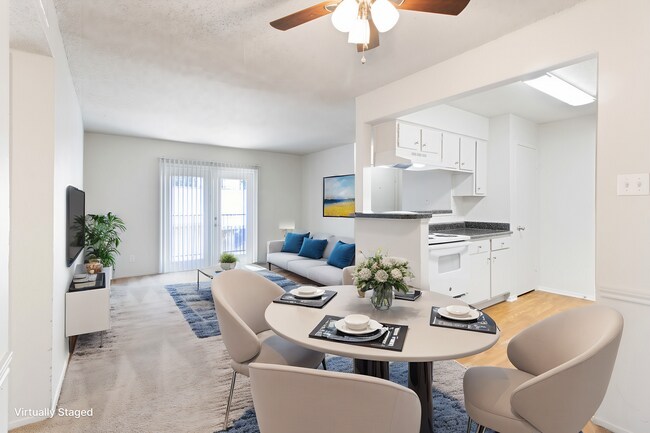 Comedor de dos habitaciones - Brookhollow Apartments