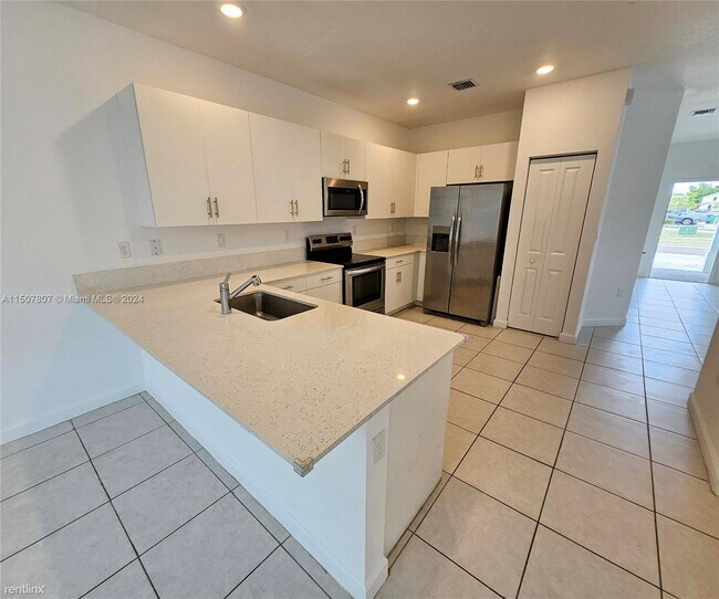 Building Photo - 4 br, 2.5 bath House - 28605 SW 133rd Pl