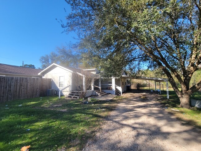 Building Photo - 707 Johnson Ln