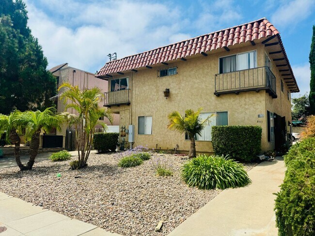 Foto del edificio - GREAT LOCATION! POINT LOMA 2BD/1.5BA TOWNH...