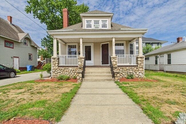 Building Photo - 575 Pontiac Ave