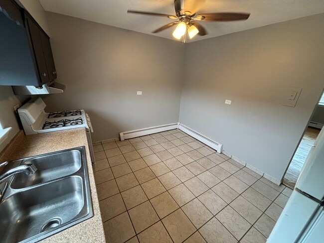 Building Photo - 1601 S 58th Ave