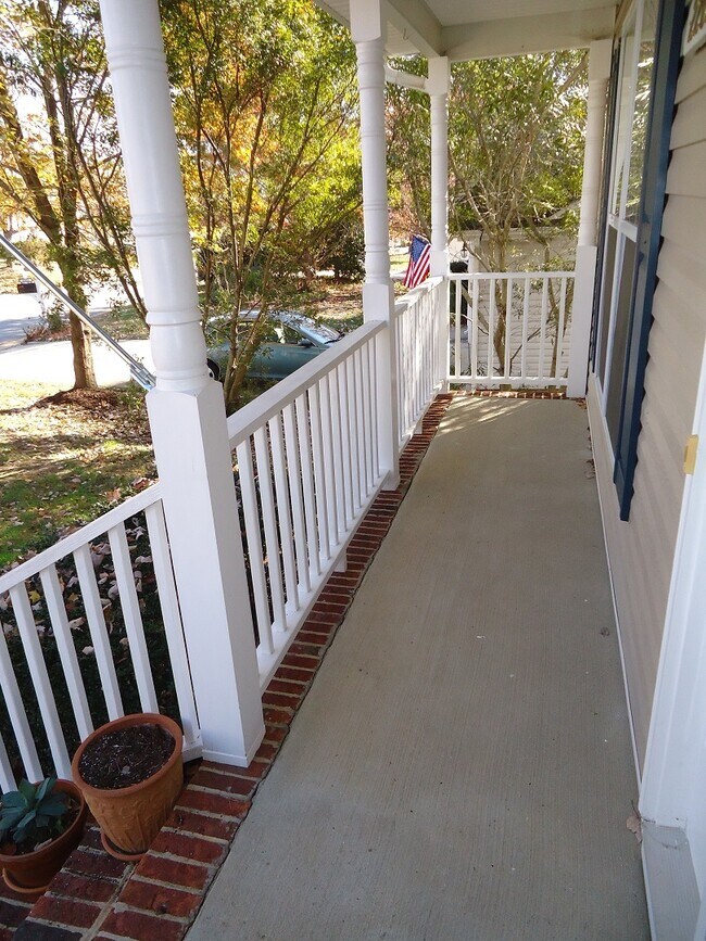 Foto del edificio - 2203 Oak Stream Ln