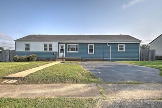 Building Photo - 2361 Hiwassee Dr