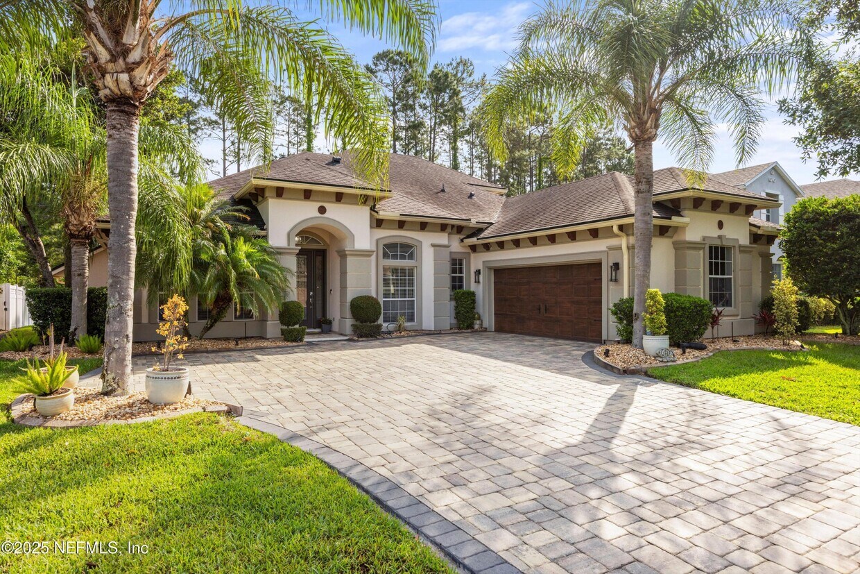 Foto principal - 552 Saddlestone Dr