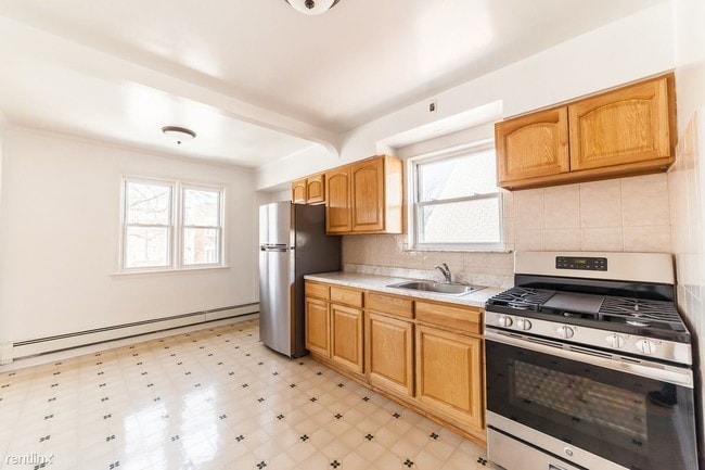 Building Photo - 3 br, 1 bath Apartment - 2226 49th St