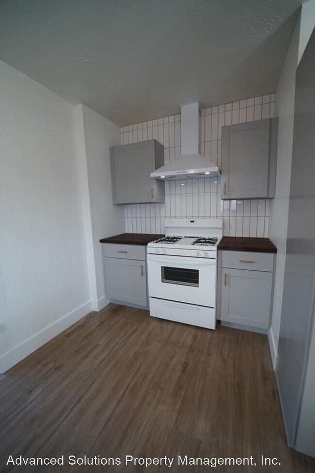 Foto del edificio - 3 br, 1 bath House - 2176 Placer St.