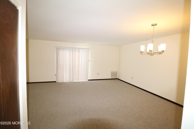 Building Photo - 142 Westchester Dr