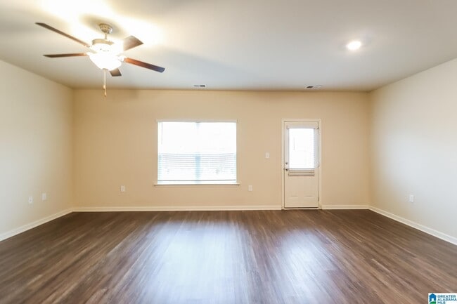 Building Photo - 540 Clover Cir
