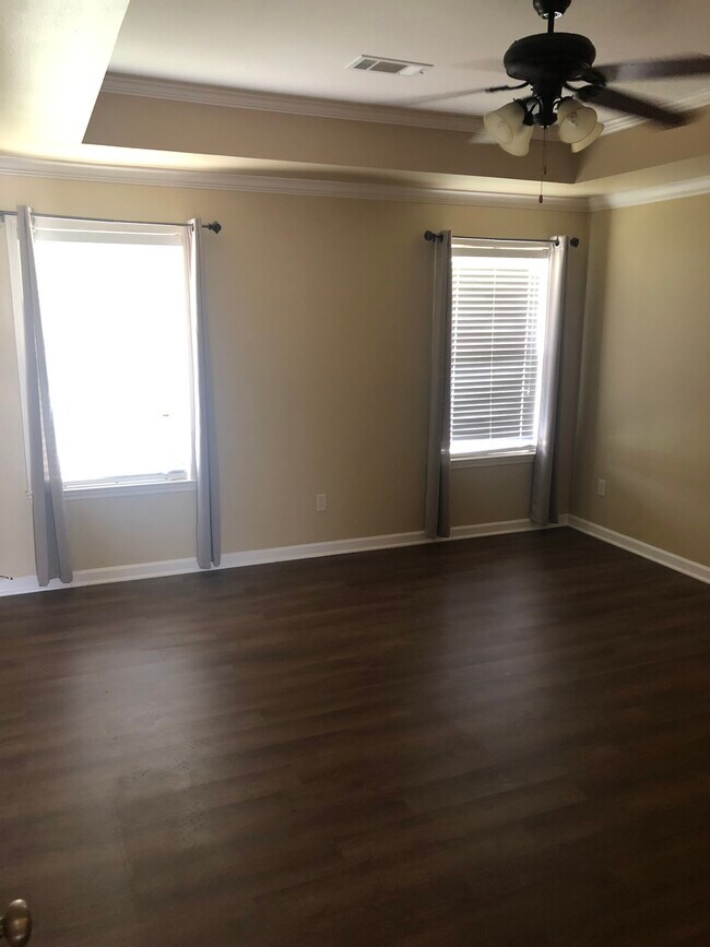 Foto del edificio - 70 Chateaus Ln