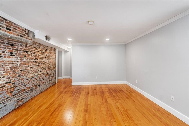 Building Photo - 71 Benefit St