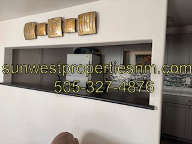 Foto del edificio - 318 N Monterey Ave