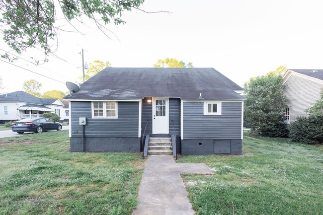 Building Photo - COMING SOON: Modern 2BR Upgrade Near Downtown – Move-In Ready + $500 Off!