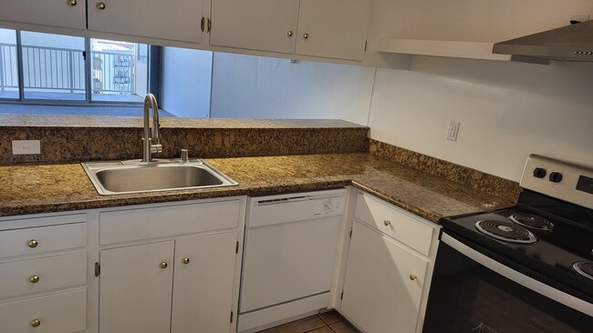 granite countertops - El Rancho Apartments