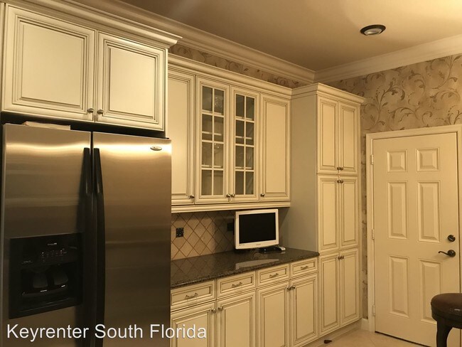Building Photo - 4734 S Prive Cir