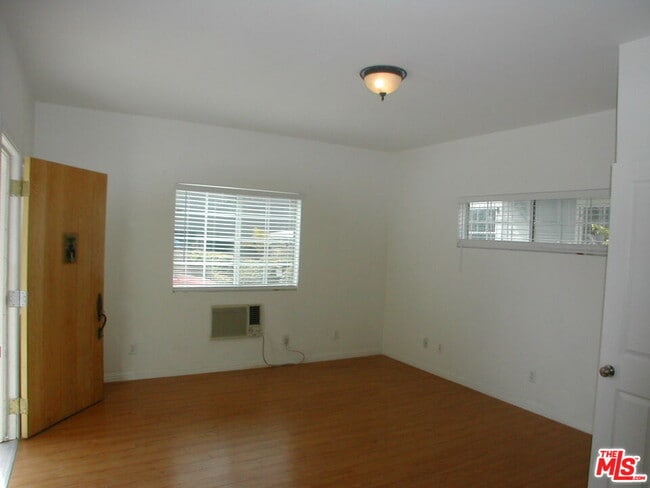 Foto del edificio - 5822 Harold Way