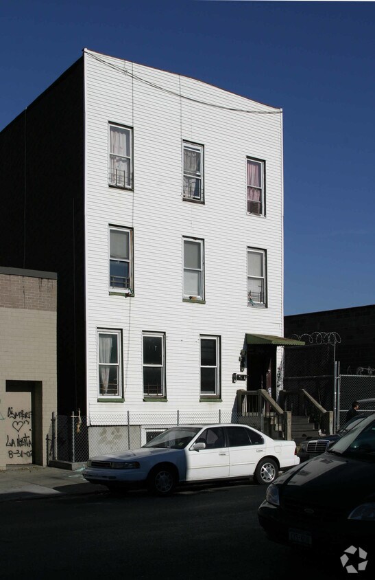 Primary Photo - 255 43rd St