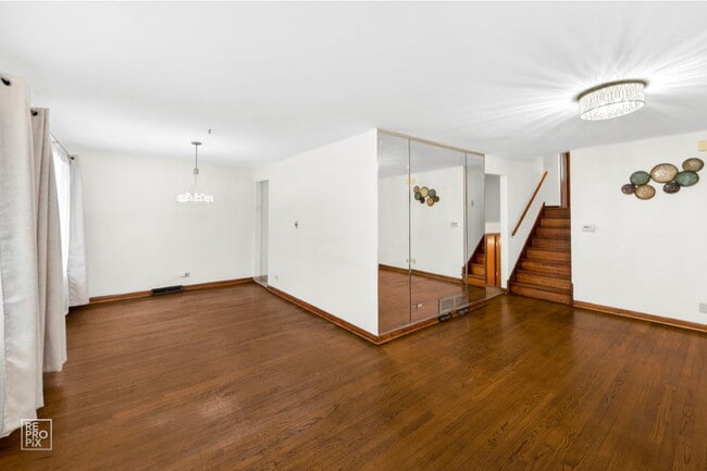 Building Photo - 7218 W 110th Pl