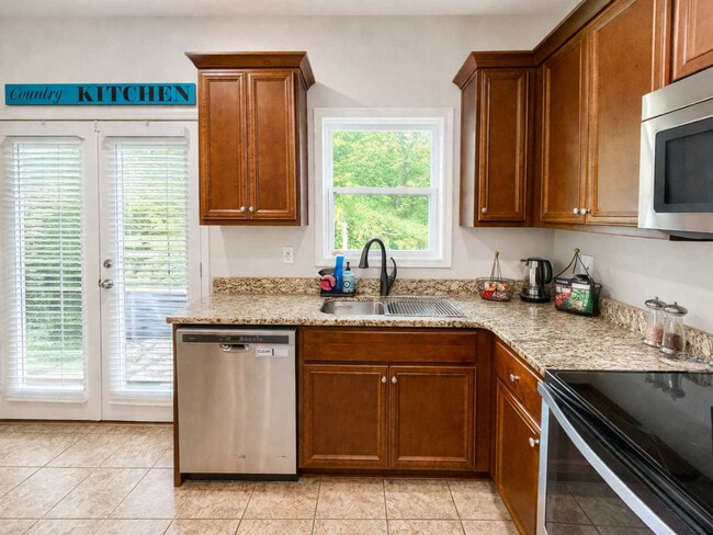 Building Photo - 7355 Hightower Cir